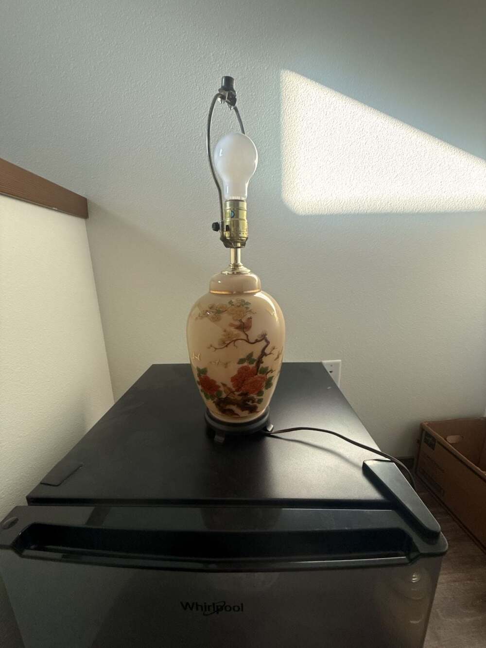 Vintage Chinoiserie Floral and Bird Ceramic Table Lamp